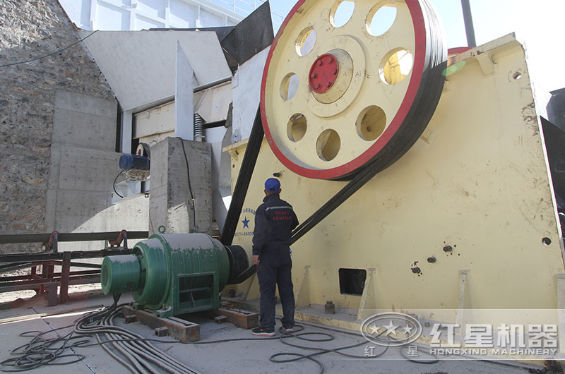 大型碎石機(jī)型號(hào)及生產(chǎn)能力 大型碎石機(jī)型號(hào)及生產(chǎn)能力