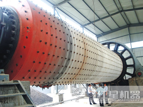 間歇式球磨機現場 間歇式球磨機現場