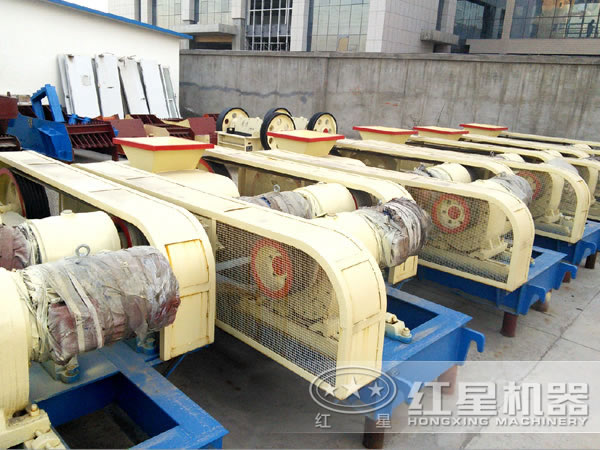 石子對輥式破碎機型號多 石子對輥式破碎機型號多