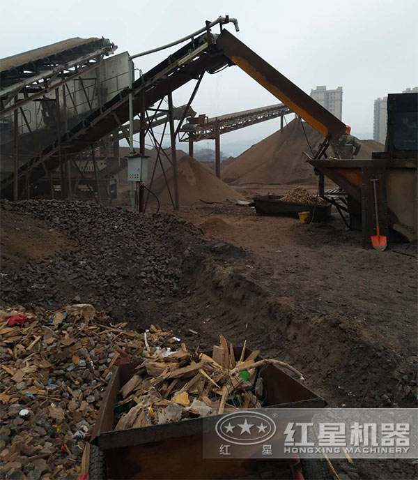 建筑垃圾處理現(xiàn)場(chǎng)