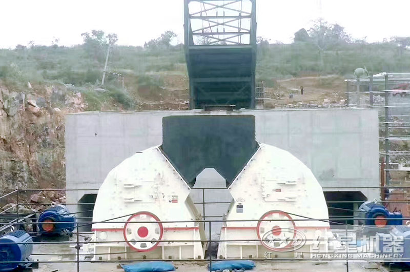1610重錘式碎石機生產現場 1610重錘式碎石機生產現場