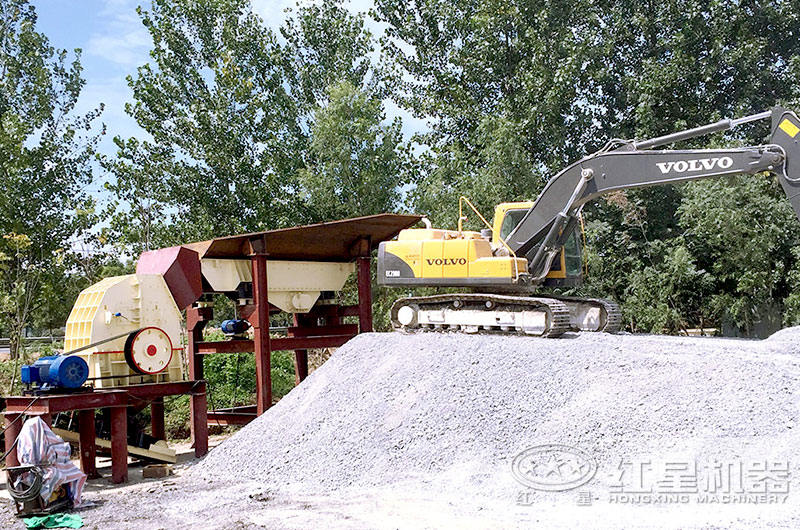 1610重錘式碎石機生產現場圖 1610重錘式碎石機生產現場圖