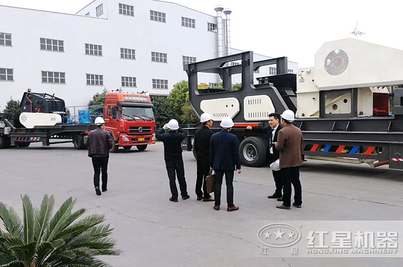 客戶來廠區考察建筑垃圾粉碎機 客戶來廠區考察建筑垃圾粉碎機