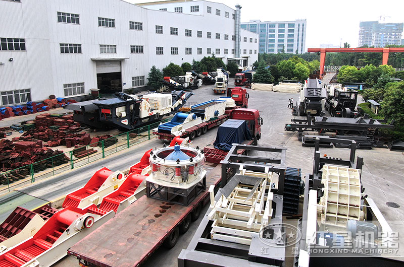 礦山破碎機裝貨中 礦山破碎機裝貨中