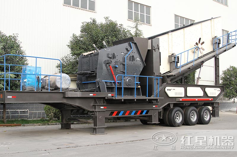 輪胎式多功能碎石車 輪胎式多功能碎石車