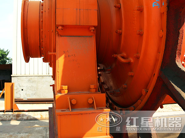 新款球磨機(jī)細(xì)節(jié)圖 新款球磨機(jī)細(xì)節(jié)圖