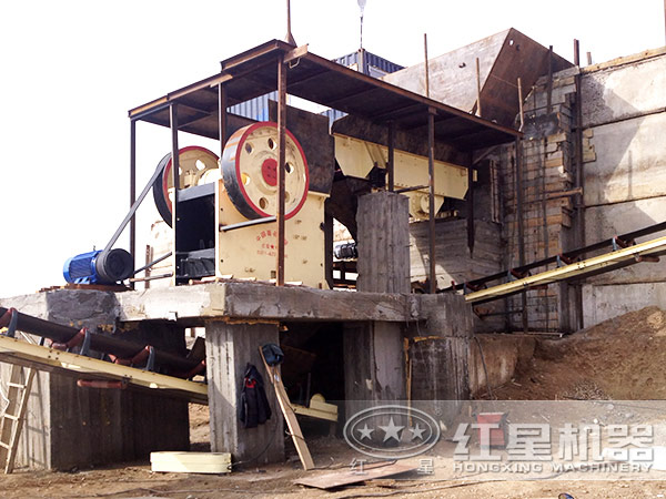 顎式破碎機現場圖 顎式破碎機現場圖