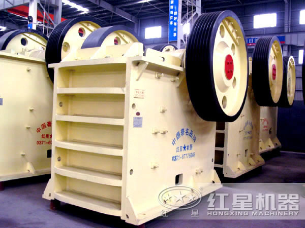 白云石顎式破碎機正面展示圖 白云石顎式破碎機正面展示圖