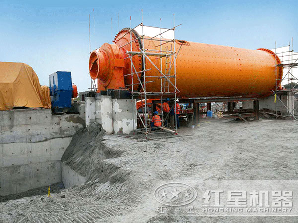 大型水泥球磨機生產現場 大型水泥球磨機生產現場