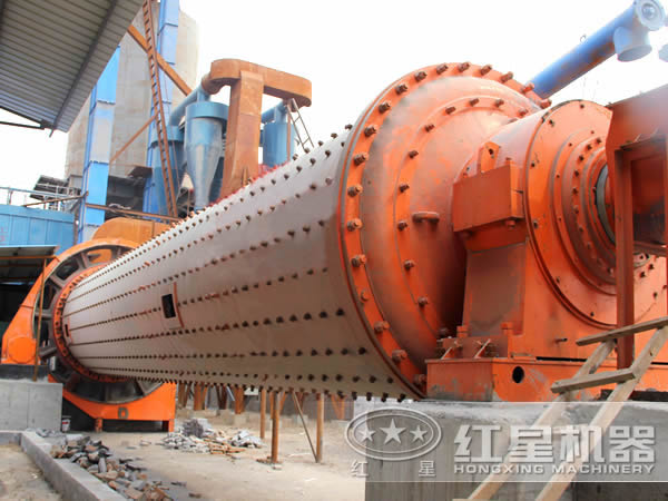 礦用球磨機現場圖 礦用球磨機現場圖