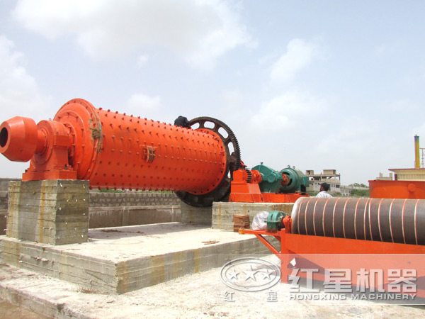 高產節能型球磨機現場 高產節能型球磨機現場